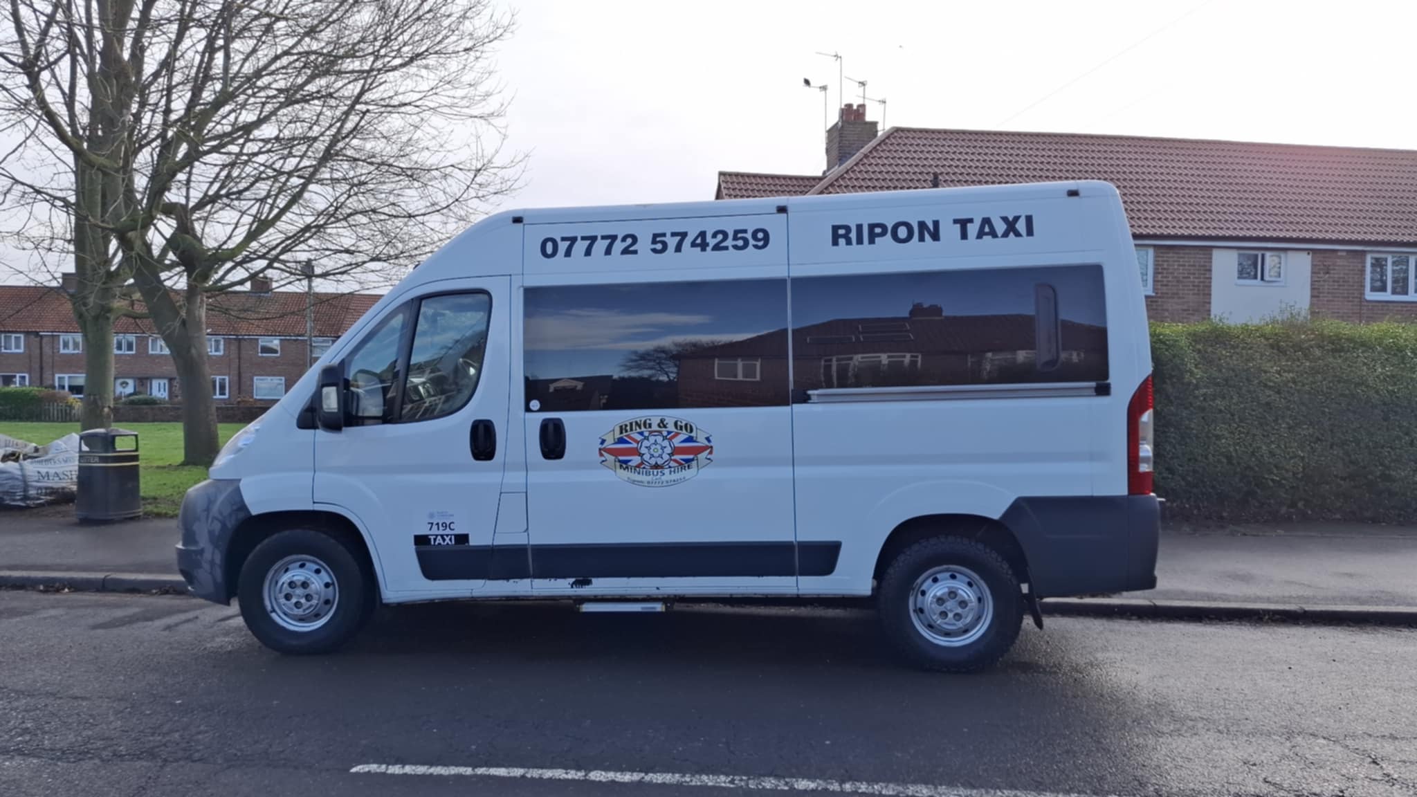 8 seater minibus side view